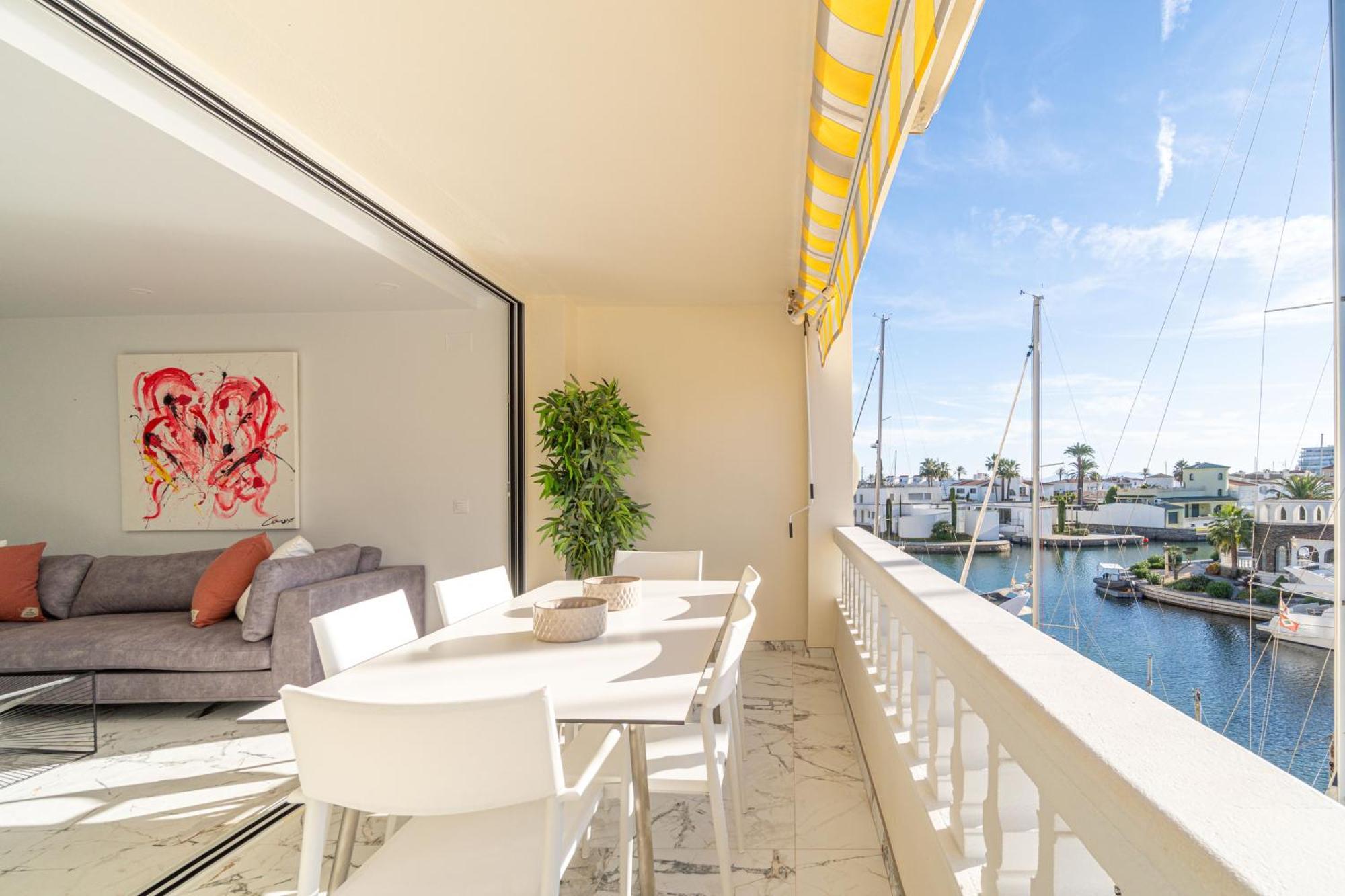 Moderno Apartamento Frente Al Canal Con Terrazas Daire Empuriabrava Dış mekan fotoğraf