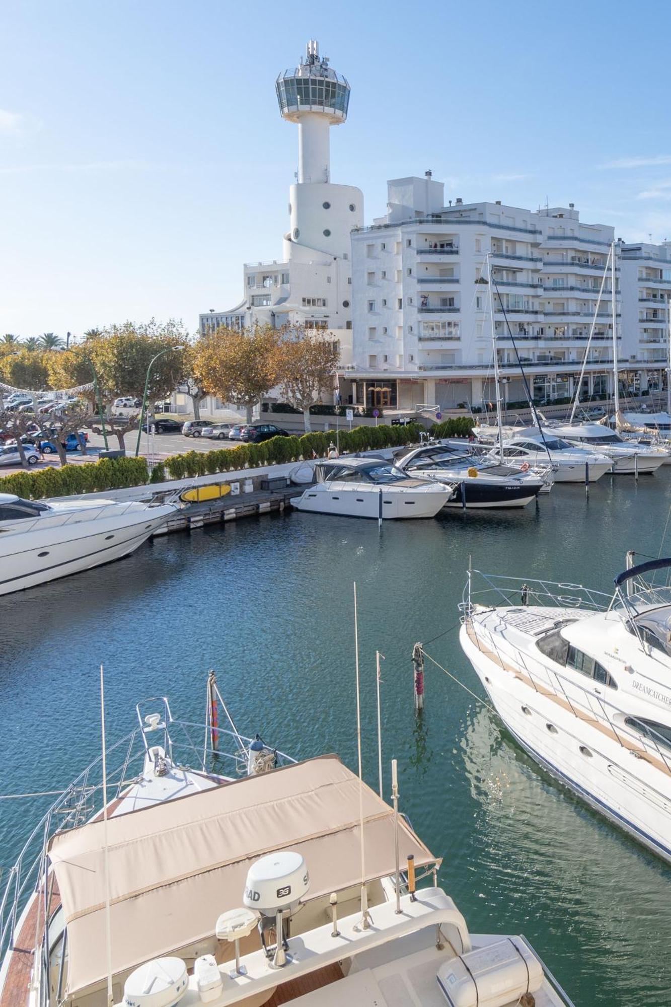 Moderno Apartamento Frente Al Canal Con Terrazas Daire Empuriabrava Dış mekan fotoğraf