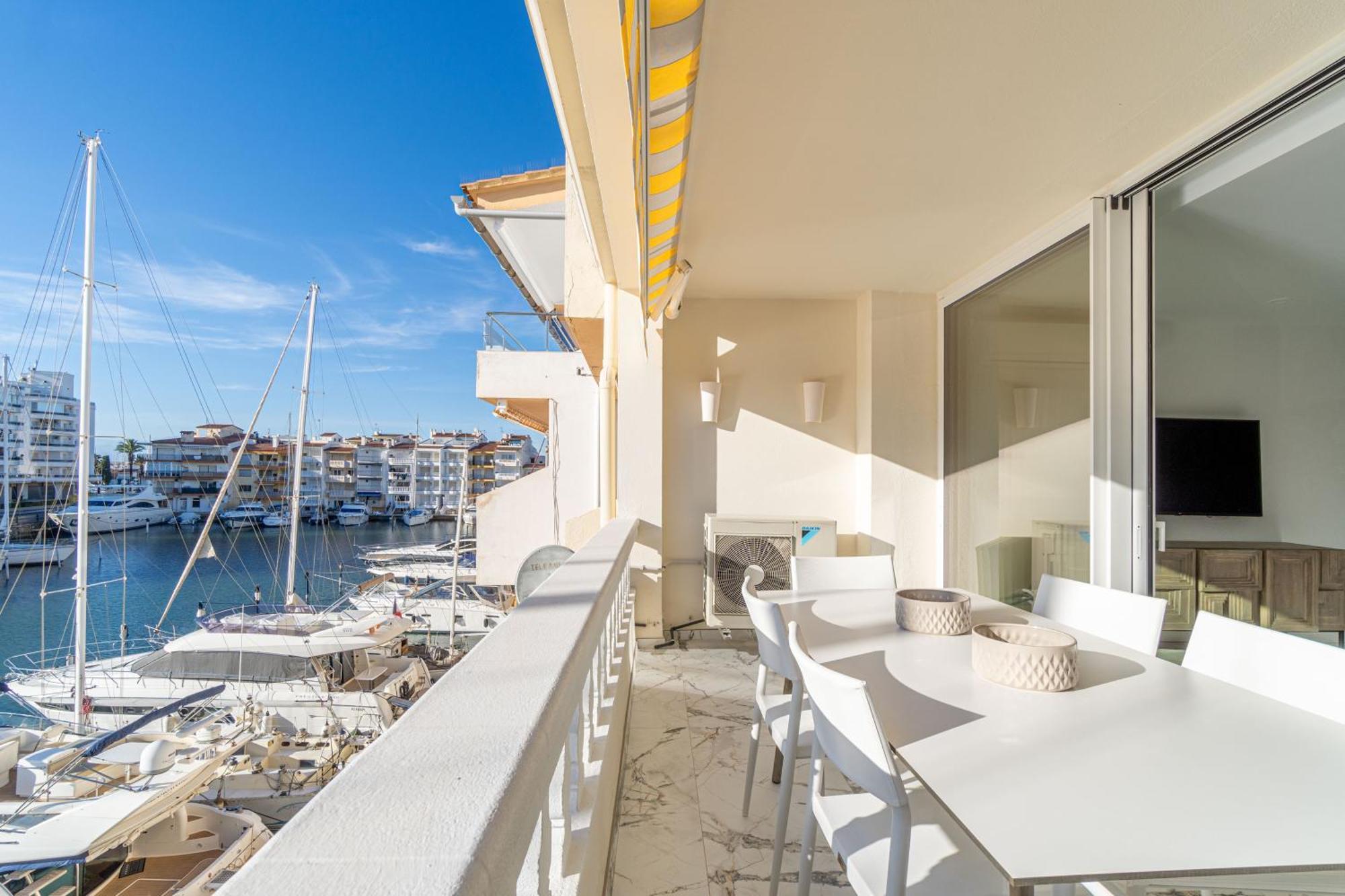 Moderno Apartamento Frente Al Canal Con Terrazas Daire Empuriabrava Dış mekan fotoğraf